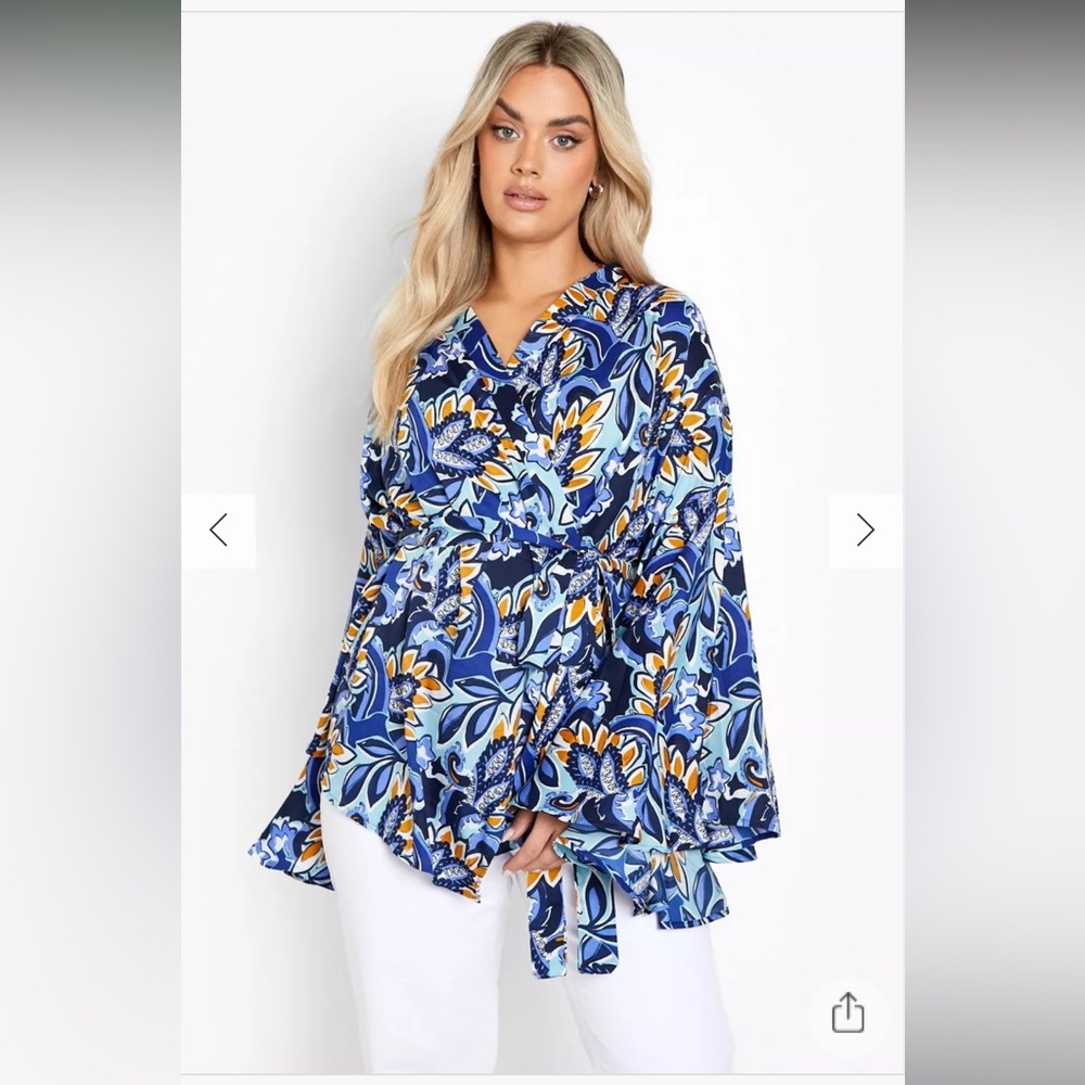 Boohoo Plus Blue Paisley Print Extreme Flare Wrap Top Size 16